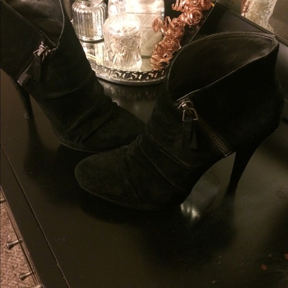 Nine West black booties - Picture 3 of 9